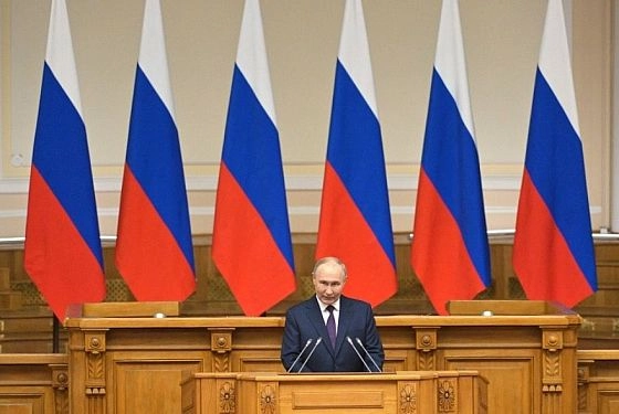 Владимир Путин провел встречу с законодателями России
