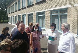 Мельниченко отреагировал на просьбу кузнечан о ремонте школы в Радищево