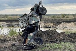 Под Пензой со дна водоема подняли затопленный УАЗ 