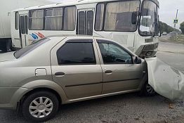 В Пензе столкнулись автобус «ПАЗ» и Renault Logan